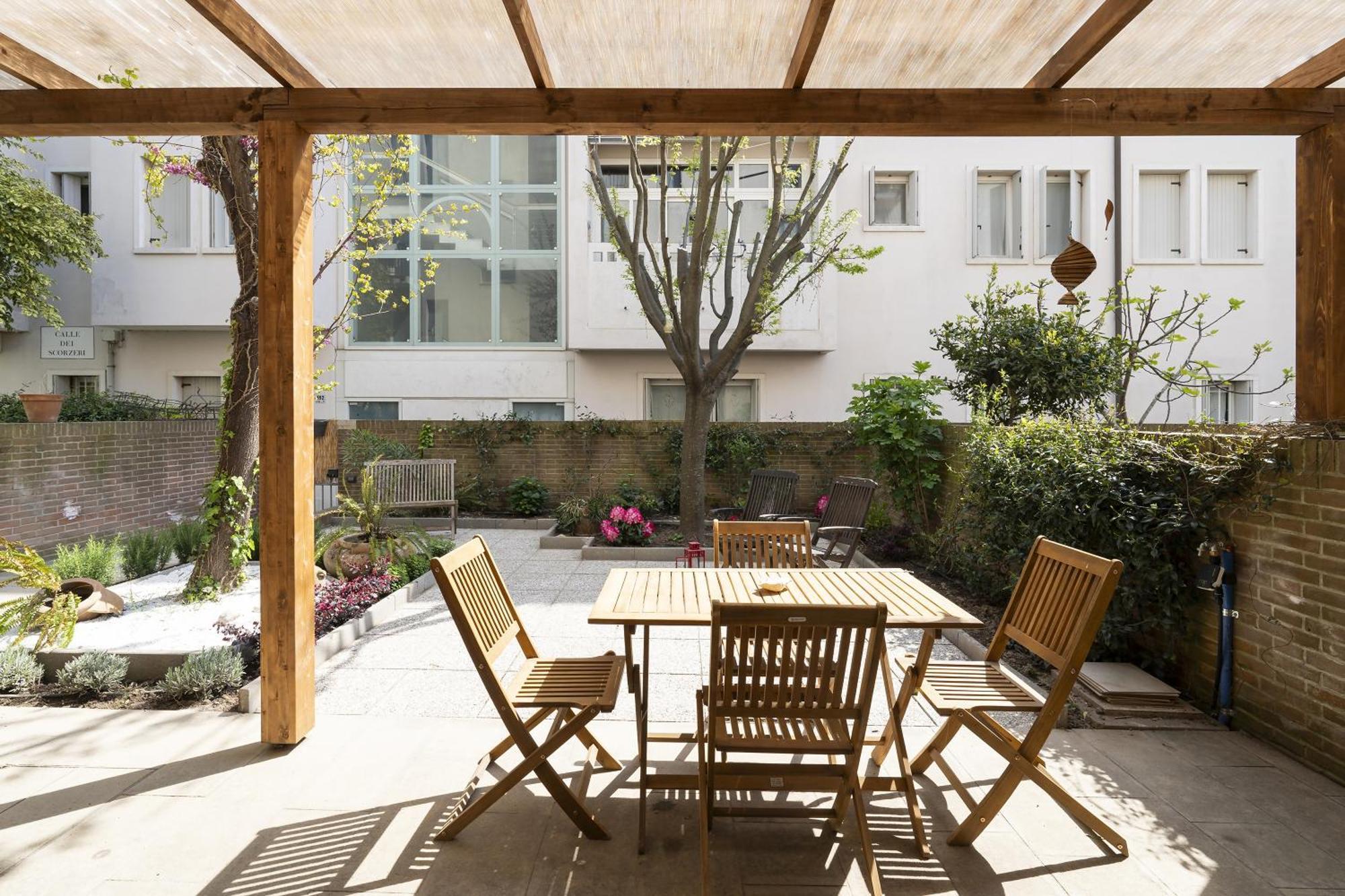 Ca'do Garden Apartment *